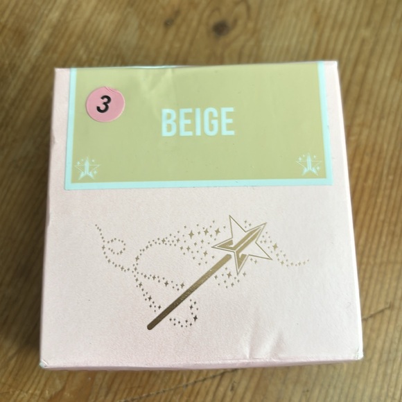 Jeffree Star Beige Magic Setting Powder - Picture 2 of 3